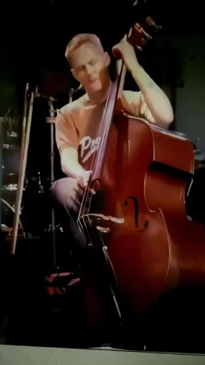 Andy_Doyle_upright_bass.webp