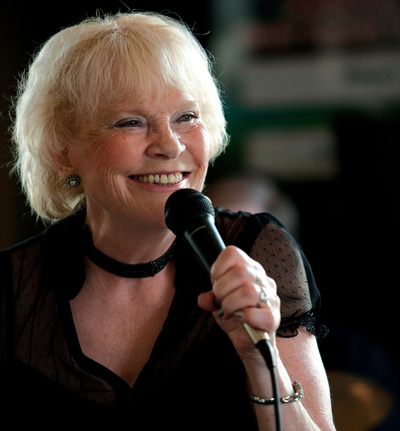 Val Wiseman sings The Divas of Swing