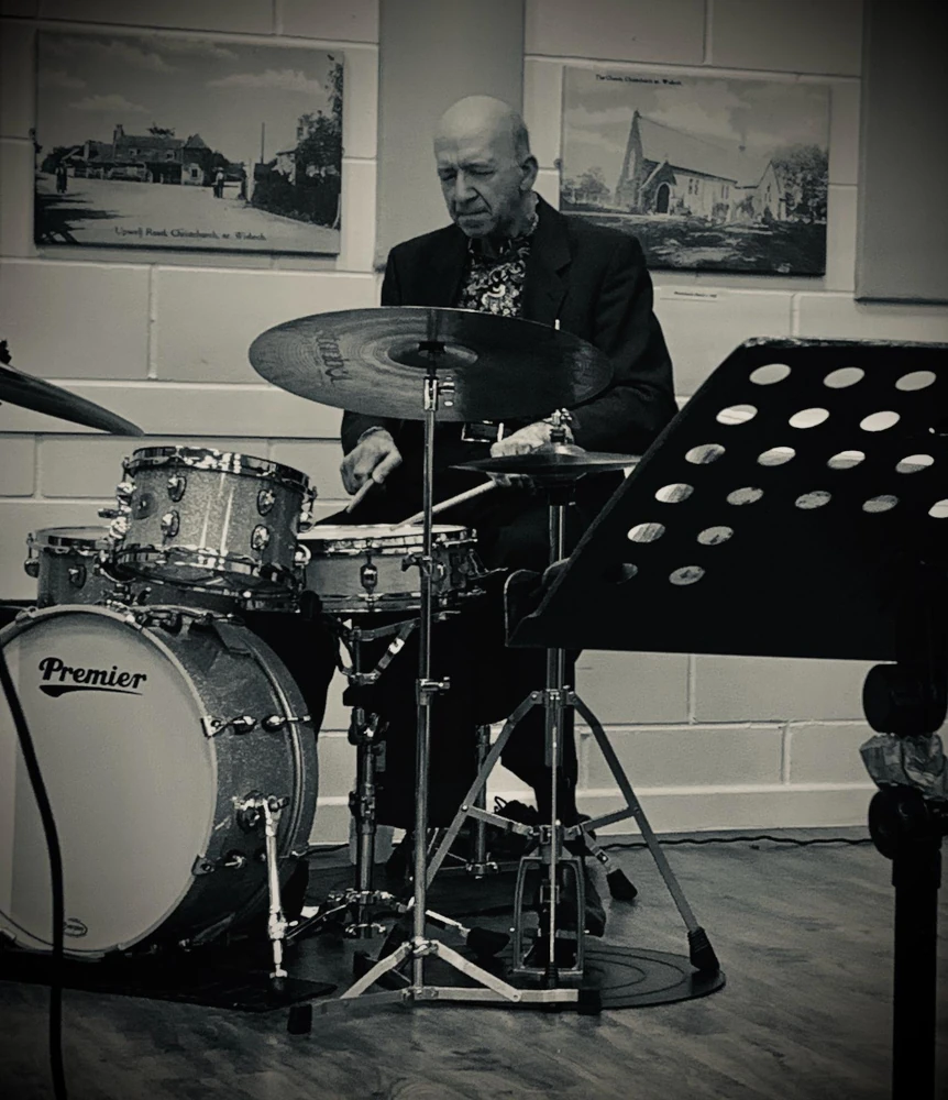 https://www.upwelljazzclub.co.uk/images/webp/Rob_Brown-March2025.webp